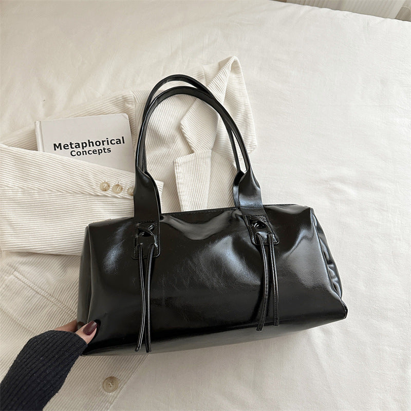 New Trendy Large-capacity Tote Bag This Year